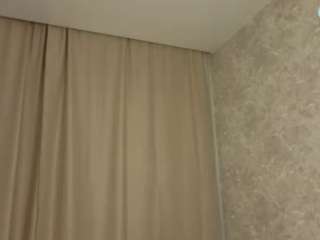 le modèle rosyevitt est en webcam porno dans un show sur le site camsoda, il possède les tags suivants: athletic,bedroom,young adult,upskirt,twerk,toys,teen 18,tease,striptease,strip,spank,skinny,sexy,pov,orgasm,no smoking,no drinking,natural,black hair,bondage