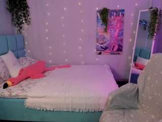 Kira live webcam show