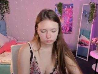 Kira live cam — big ass, moaning, young adult