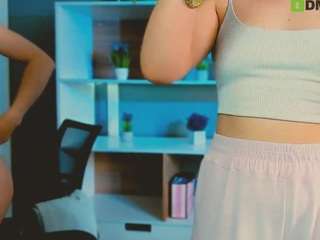 bella-sunshine1 live webcam on Soda Cams