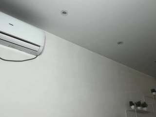 dorcasredick's CamSoda show and profile