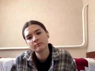 Live webcam model ivyguerrido on Soda Cams