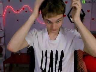 john-lik — LIVE on Camsoda