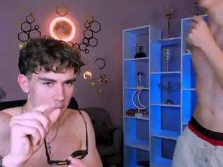 Este modelo está ao vivo agora. john-lik