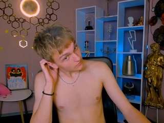 Este modelo está en vivo ahora. john-lik