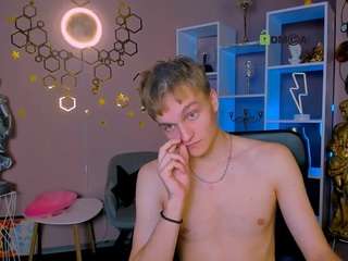 Este modelo está ao vivo agora. john-lik
