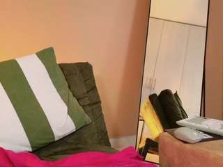 miialuxx live cam profile