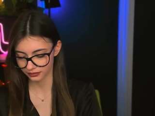 tina-golden1's CamSoda show and profile