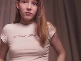 verniafadei's CamSoda show and profile