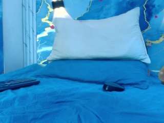 crystal-love18 live webcam show