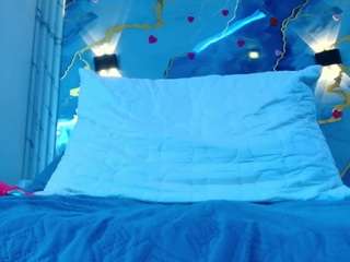 crystal-love18 live webcam show