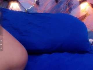 crystal-love18 on CamSoda