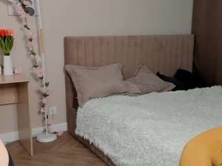 adellanaecker live cam profile