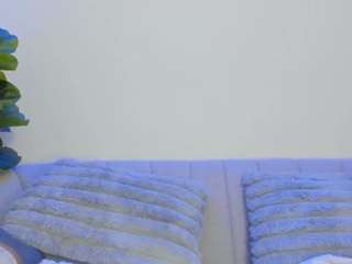 ariannaxo's CamSoda show and profile