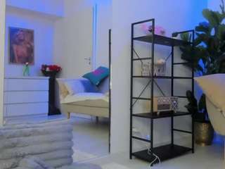 ariannaxo's CamSoda show and profile