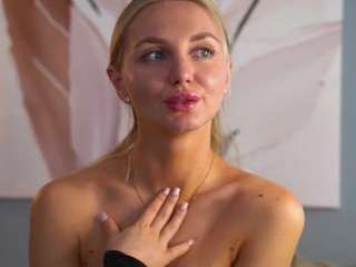 Live webcam model heybecky on Soda Cams