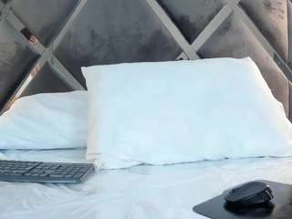 Live webcam model ivonnemillerr on Soda Cams