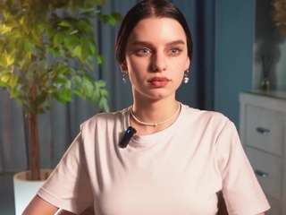 kelleefranzi Live Webcam on CamSoda