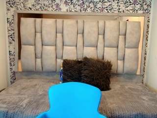 kiara-cruz live webcam show