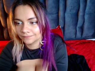 Kiara-Cruz live cam preview