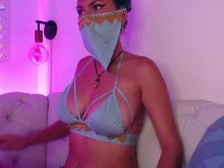 Live webcam model laylaaramen on Soda Cams