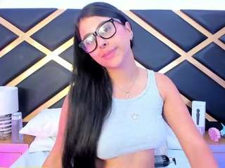 Live webcam model mila-lux on Soda Cams