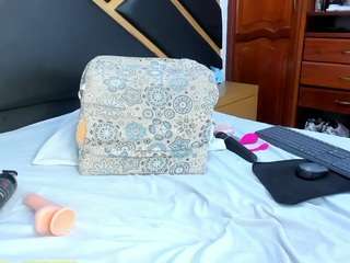 mila-lux Live Webcam on CamSoda
