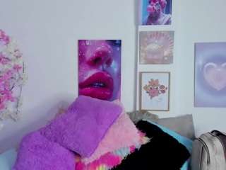 Live webcam model nahiara-santana on Soda Cams