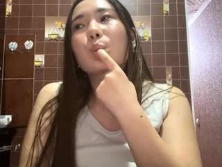 Live webcam model summeralferez on Soda Cams