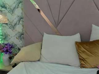 le modèle violetaluxx est en webcam porno dans un show sur le site camsoda, il possède les tags suivants: ahegao,sexy,amateur,no smoking,normal,oil,orgasm,public,pussy,sex toys,skinny,natural,solo,spank,squirter,strip,striptease,teen (18+),twerk,young adult