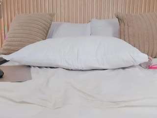 Yalezka live webcam show