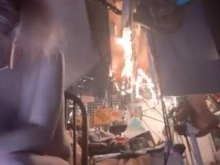 89madambee68 live webcam show