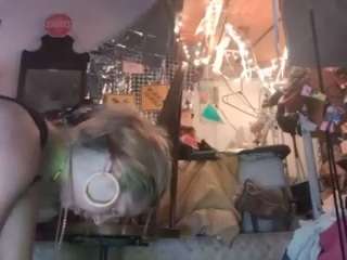 89madambee68 live webcam show