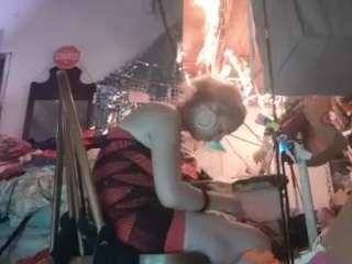 89madambee68's cam show statistics and live stream
