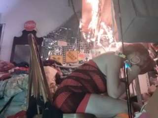 89madambee68 live webcam show