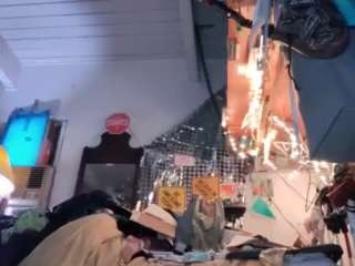 89madambee68 live webcam show