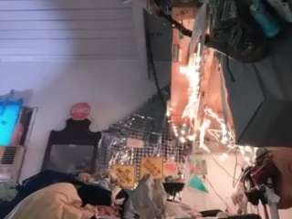 89madambee68 live webcam show