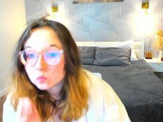 aleks-caster's CamSoda show and profile