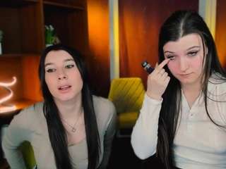 ameliaa-sweet's CamSoda show and profile