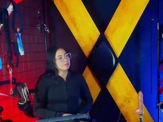 Live webcam model candyqueennquaver on Soda Cams