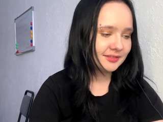 Live webcam model claudiekrallis on Soda Cams