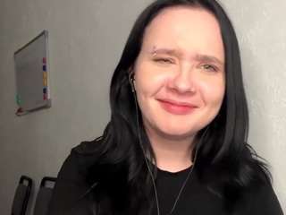 Live webcam model claudiekrallis on Soda Cams