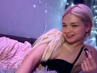 francesphelka Live Webcam on CamSoda