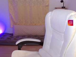 Live webcam model isabella1616 on Soda Cams