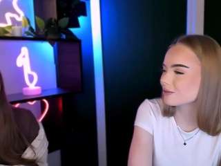 le modèle maddy-moah est en webcam porno dans un show sur le site camsoda, il possède les tags suivants: blonde hair,drinking,feet,long hair,skinny,small tits,smoking,teen 18,young adult,hd