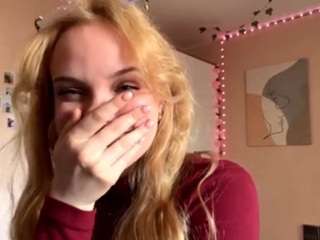 Live webcam model yuettevedia on Soda Cams