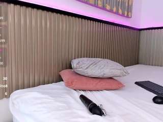 le modèle aria-carterr est en webcam porno dans un show sur le site camsoda, il possède les tags suivants: amateur,spank,orgasm,pov,pussy,sex toys,sexy,shaved pussy,skinny,solo,squirt,nature,tattoos,tease,thick,thin,toys,twerk,upskirt,young adult