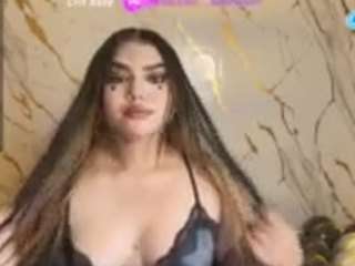 Live webcam model berchy-tf on Soda Cams