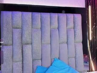 le modèle camilaparisi est en webcam porno dans un show sur le site camsoda, il possède les tags suivants: anal,orgasm,twerk,toys,teen (18+),tattoos,squirter,shaved pussy,sexy,red hair,anal toys,public,no drinking,lovense,full nudity,fingering,feet,erotic dance,dildo,brown eyes