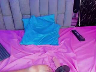 camilaparisi live cam profile